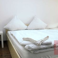 Apartment 104, Schlafzimmer 2 mit Doppelbett, Schrank, Kabel-TV